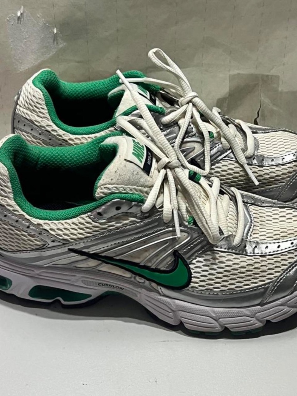 Nikes - Picture 2 of 5